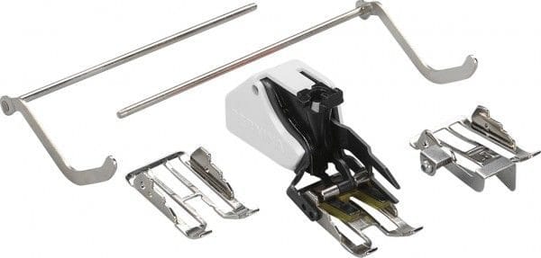 Piedino Bernina a doppio trasporto con 3 solette intercambiabili e righello guidabordi # 50 0089687300 Piedino Bernina a doppio trasporto con 3 solette intercambiabili e righello guidabordi # 50 0089687300