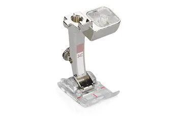 Piedino Bernina per trasporto indietro con soletta trasparente 34c 0307697300 Piedino Bernina per trasporto indietro con soletta trasparente 34c 0307697300