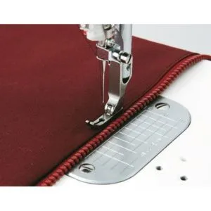 ACCESSORI PER CUCITO - BROTHER - PIEDINO STRETTO PER CERNIERE ART. NO. XC1584052 XC1584052