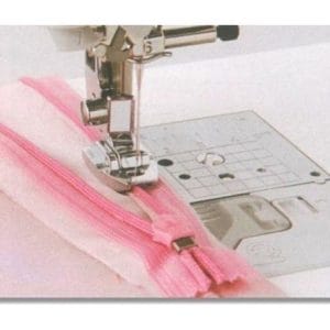 ACCESSORI PER CUCITO - BROTHER - PIEDINO PER CERNIERE INVISIBILI BROTHER XC1947052 XC1947052