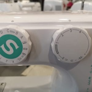 Singer SM024 | Macchina per Cucire | Usato da Esposizione - immagine 4