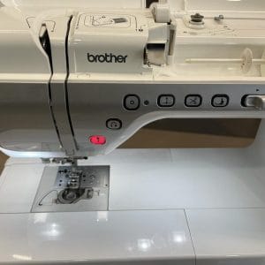 v5 macchina per cucire e ricamare usata